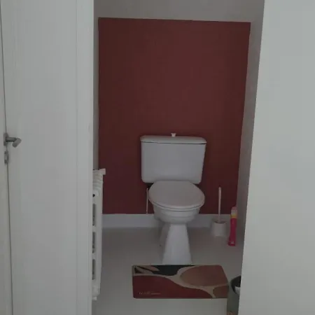 Au Calme Au Premiere Etage Pansiyon
